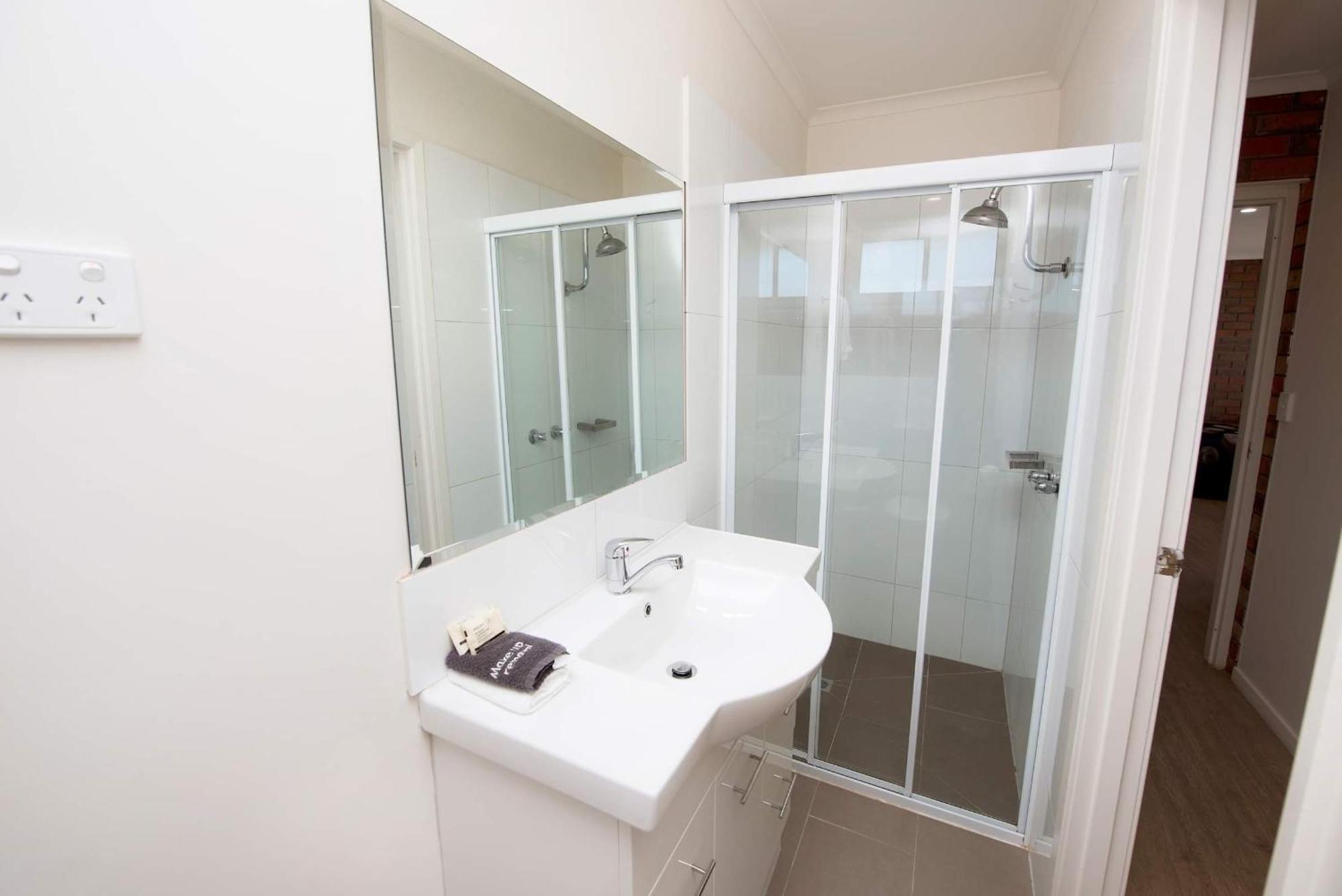 Jacaranda Holiday Units Swan Hill Bagian luar foto