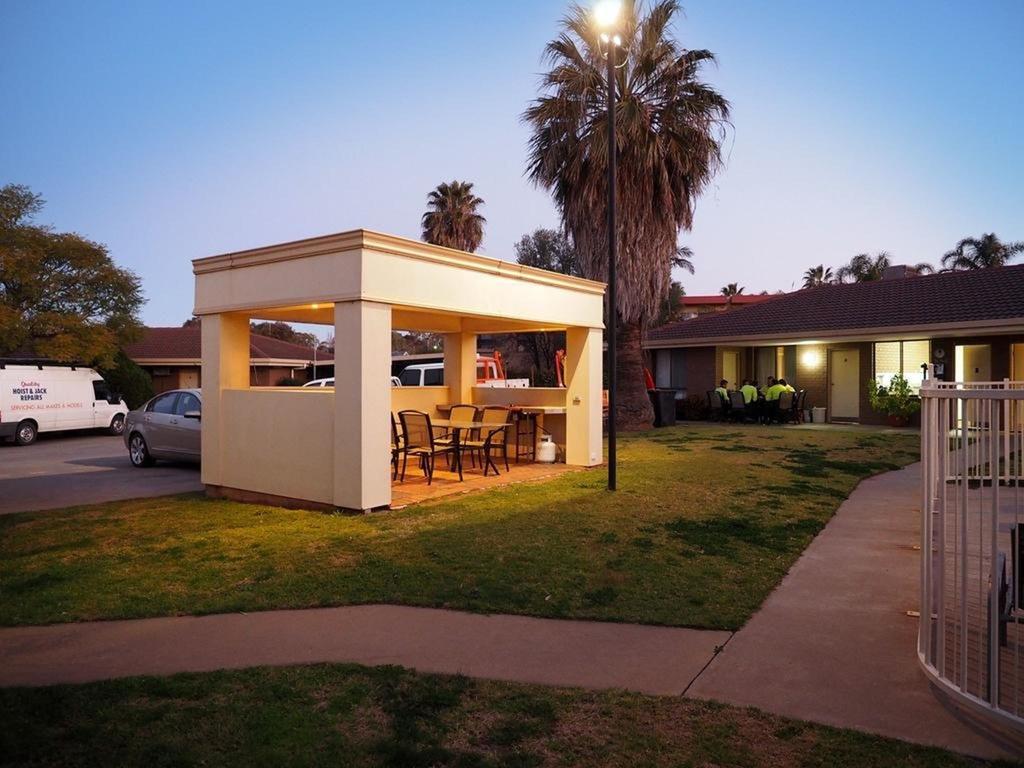 Jacaranda Holiday Units Swan Hill Bagian luar foto